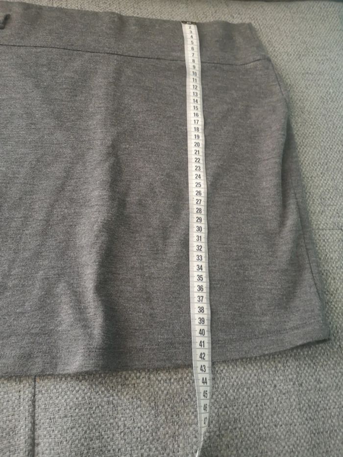 Jupe grise - photo numéro 4