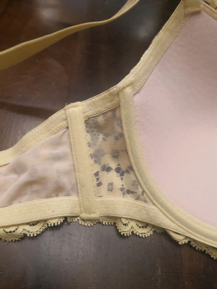 Soutiens-gorge jaune Hunkemöller fr 105B - photo numéro 13