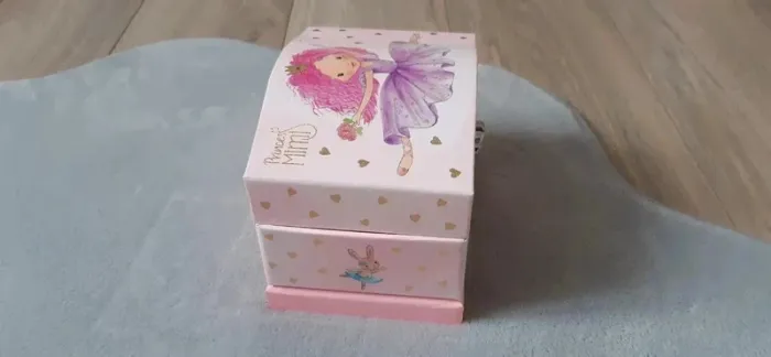 Magnifique boîte à bijoux lumineuse "princess Mimi" état neuve - photo numéro 6