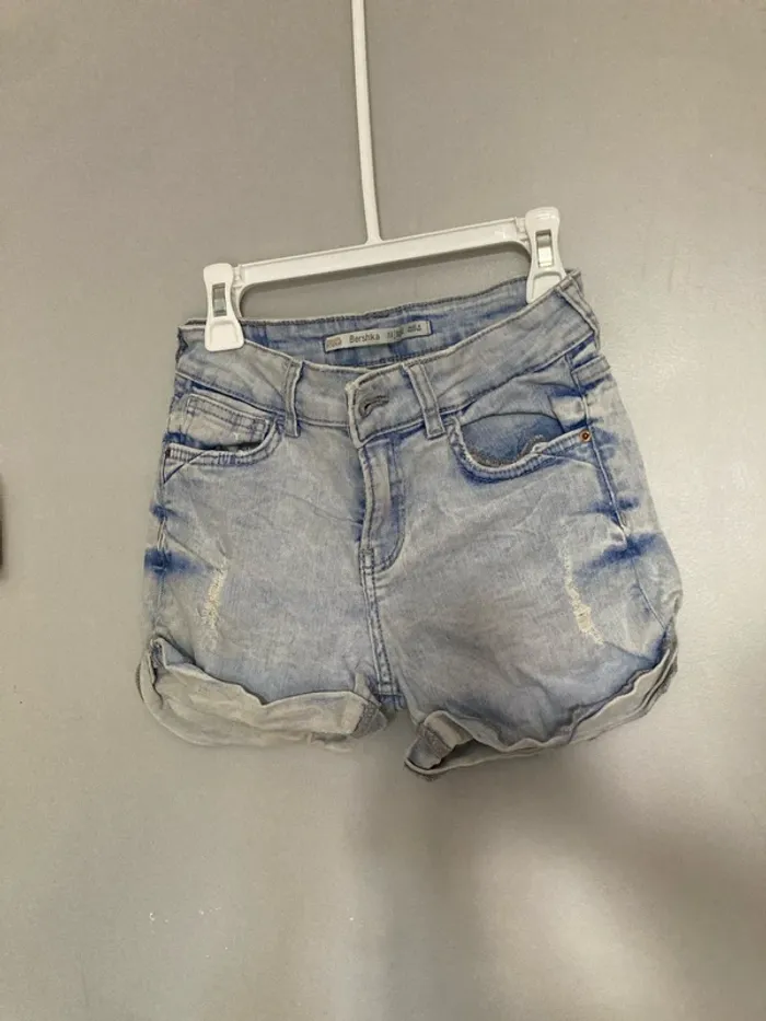 Short en jean Bershka XXS / 32 – effet usé vintage – très court