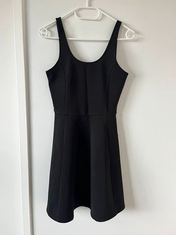 Robe noire patineuse
