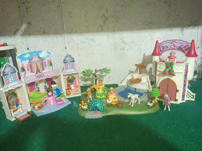 Lot princesses playmobil (fontaine 4137, château transportable 5419,
