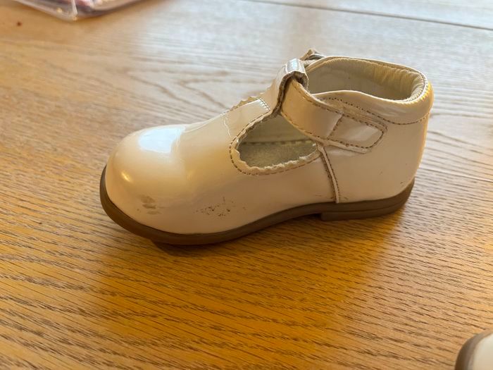 Chaussures vernis - Taille 20 - photo numéro 4