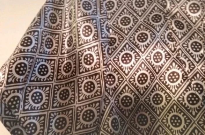 Très beau chemiser effet satiné vintage  Affinités Taille 4 soit un 40 42 - photo numéro 3