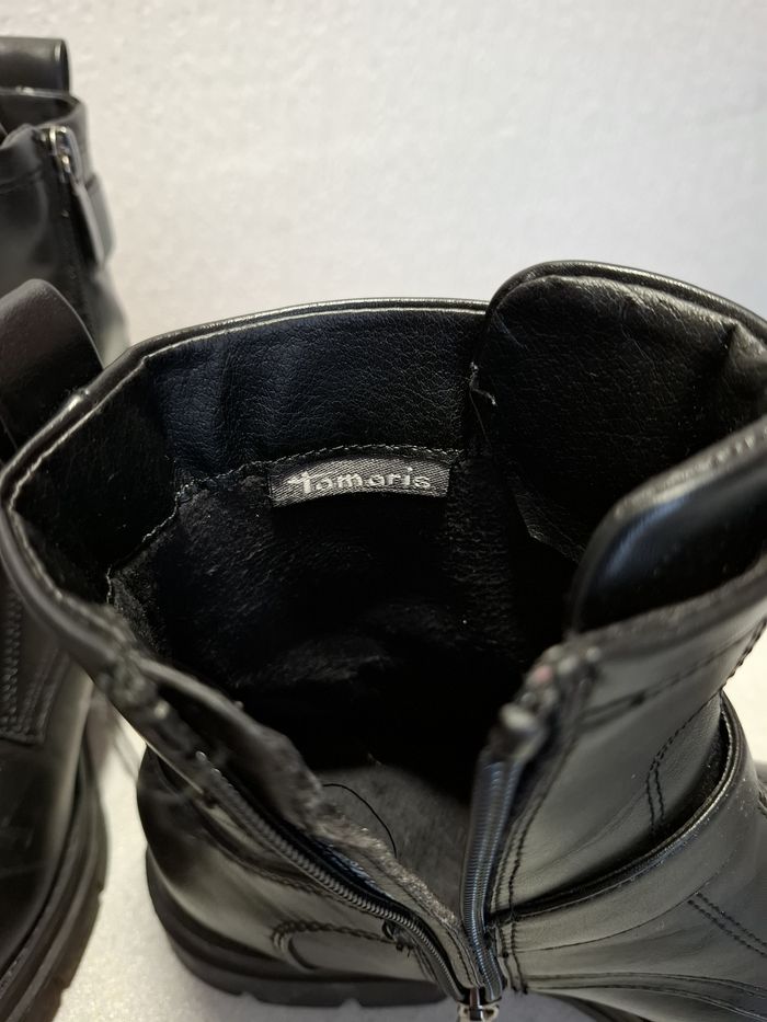 Belles bottines motardes femme Tamaris 37 cuir noir à zips très bon état - photo numéro 5