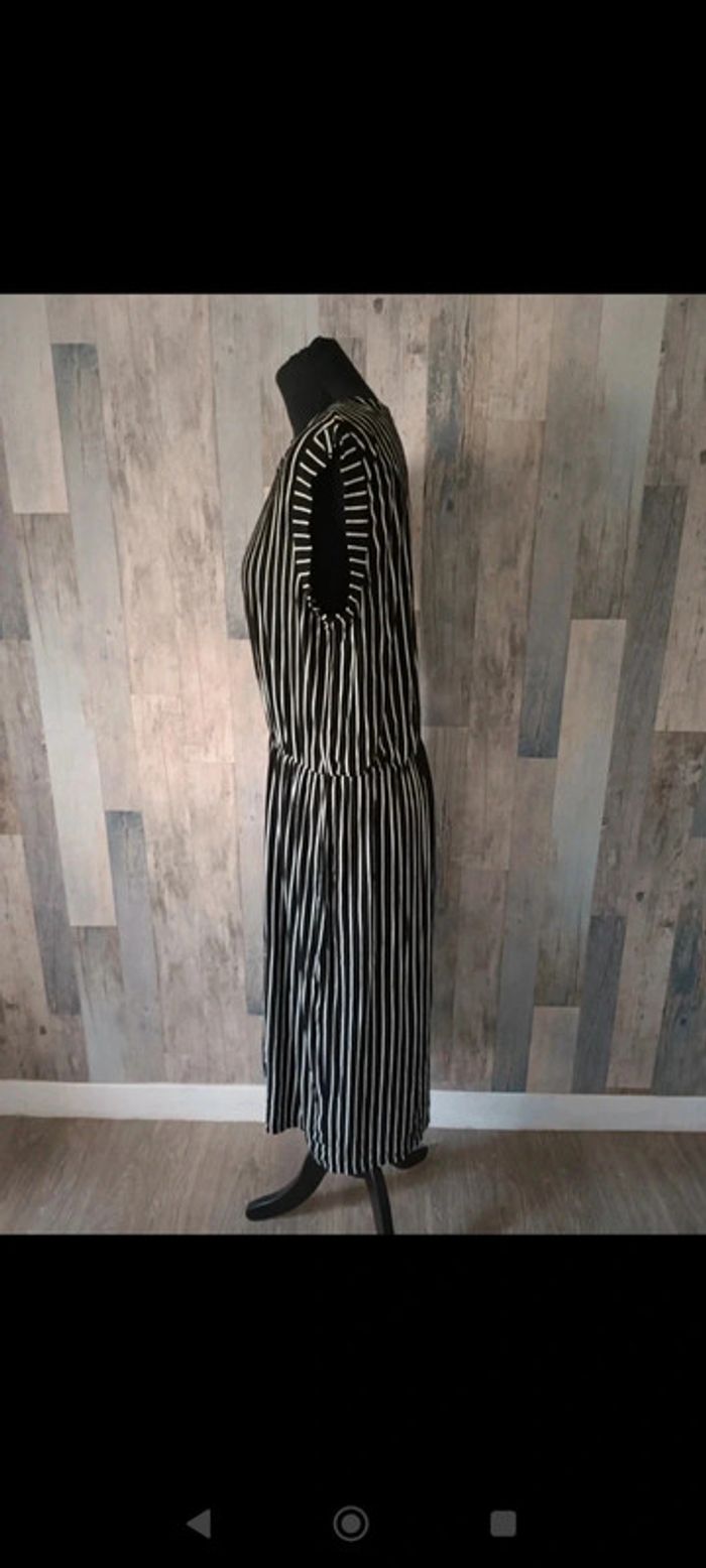 Robe à lignes 46 - photo numéro 3