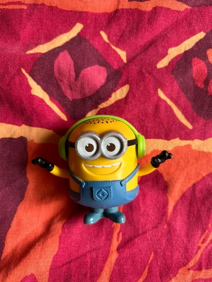 Minion qui bouge les bras