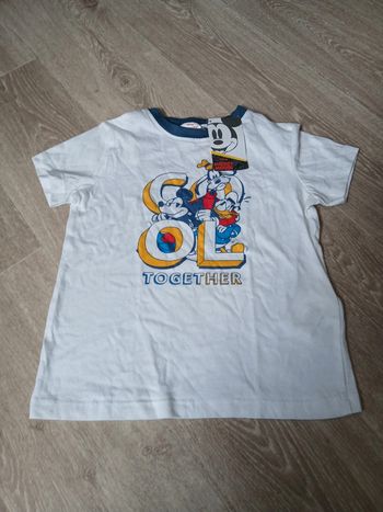 Tee shirt neuf Mickey mouse 6 ans