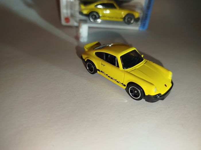 Hot Wheels Porshe 911 Carrera RS 2.7 2024 - photo numéro 2
