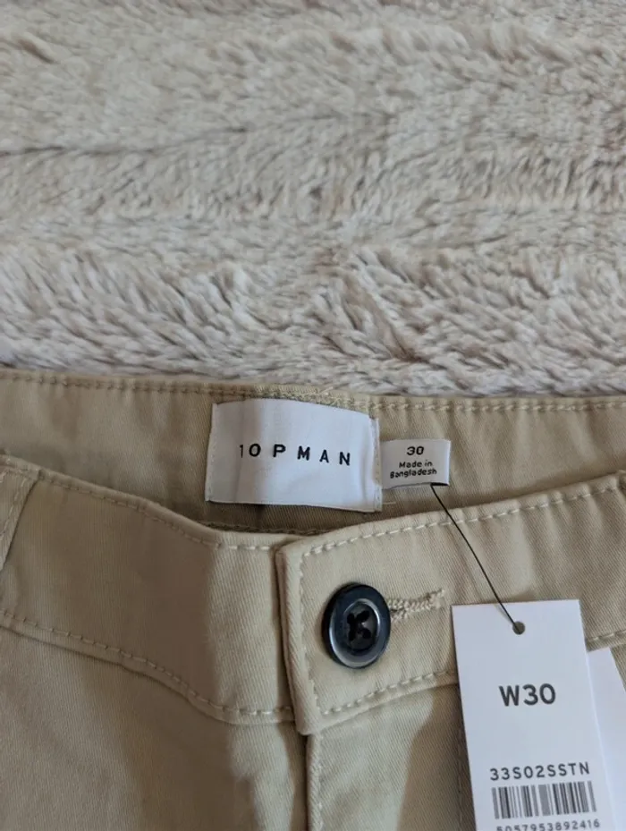 Short chino taille 40. Neuf. Beige - photo numéro 4
