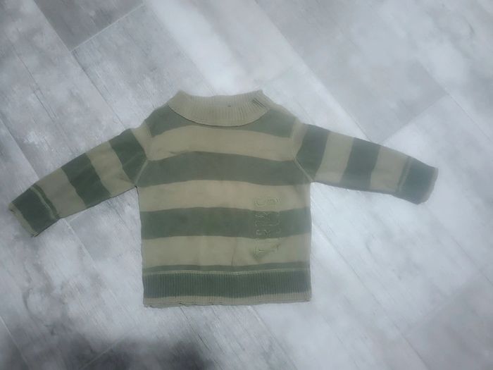 Magnifique pull ikks garçon 2ans - photo numéro 2