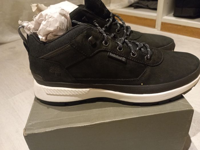 Chaussure Timberland noires neuves jamais porté - photo numéro 2