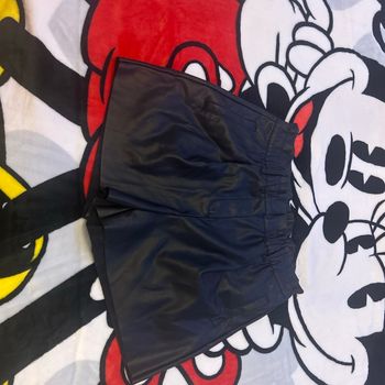 Short en cuir