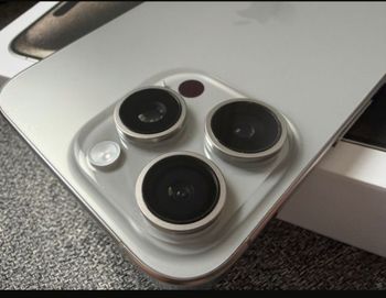 I P h o n e 15  pro max