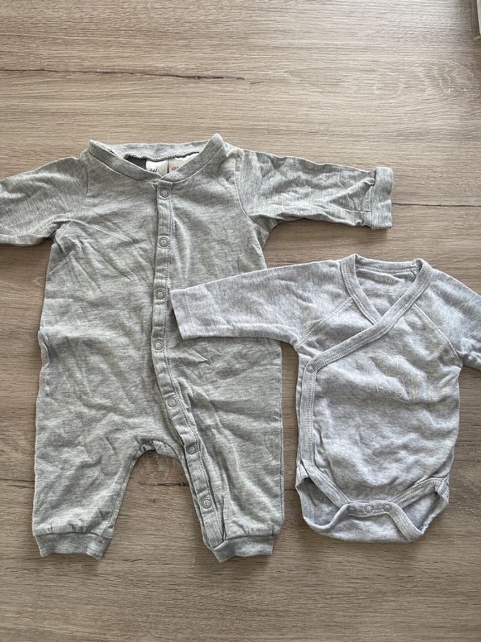 Pyjama gris H&M 0m et body kiabi