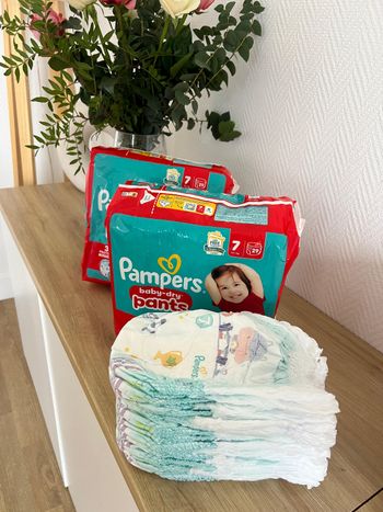 Lot Couches Pants Pampers Taille 7Baby Dry Neuves