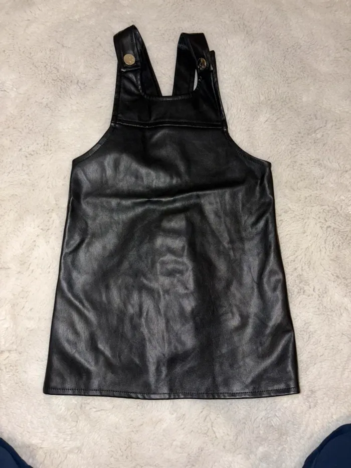 Robe en simili cuir