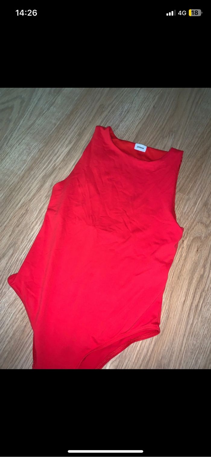 Bodies rouge