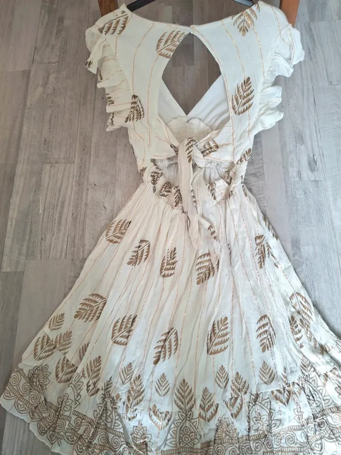 Robe 👗 dos nue élastique et cintré - photo numéro 2