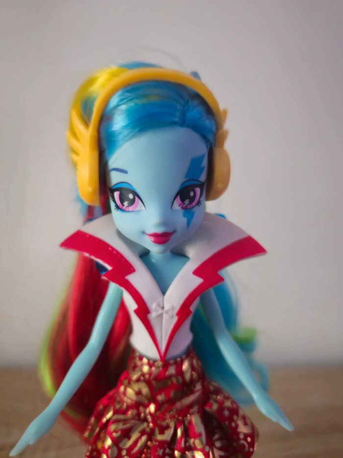 Poupée My Little Pony Equestria - Rainbow Dash - Hasbro - photo numéro 2