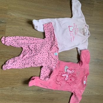 Lot 3 pyjamas taille 1 mois