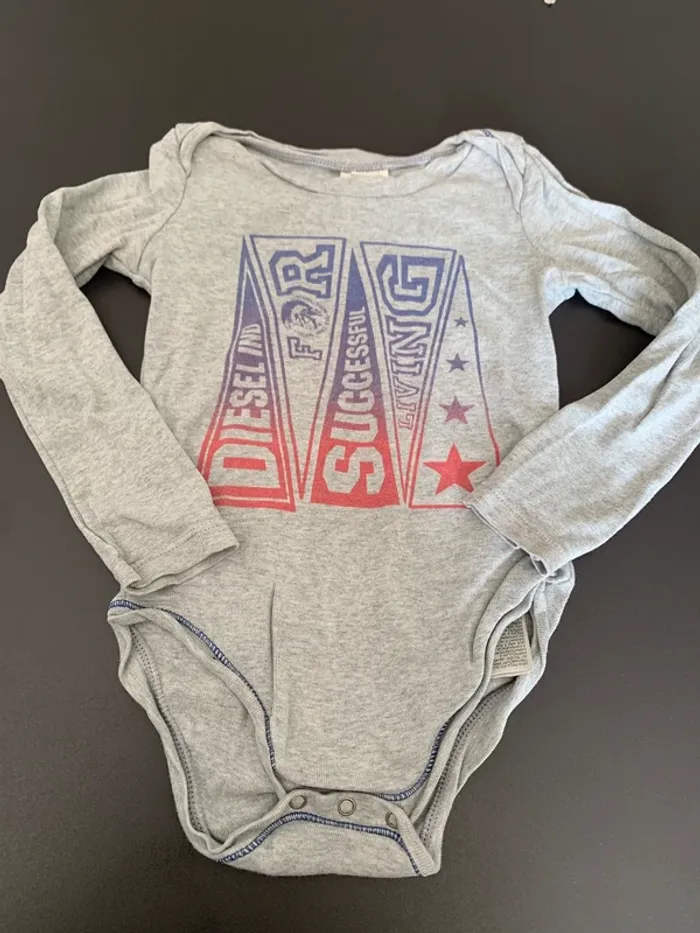 Body manches longues diesel taille 36 mois