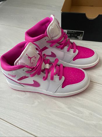 Air Jordan neuf 38 certifié authentique
