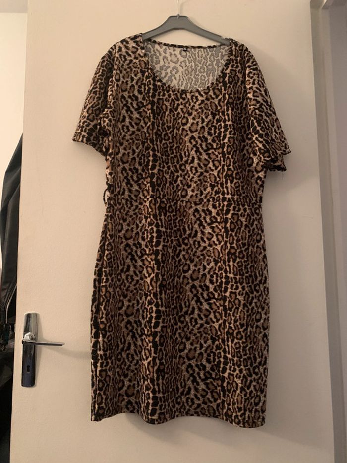 Robe style léopard