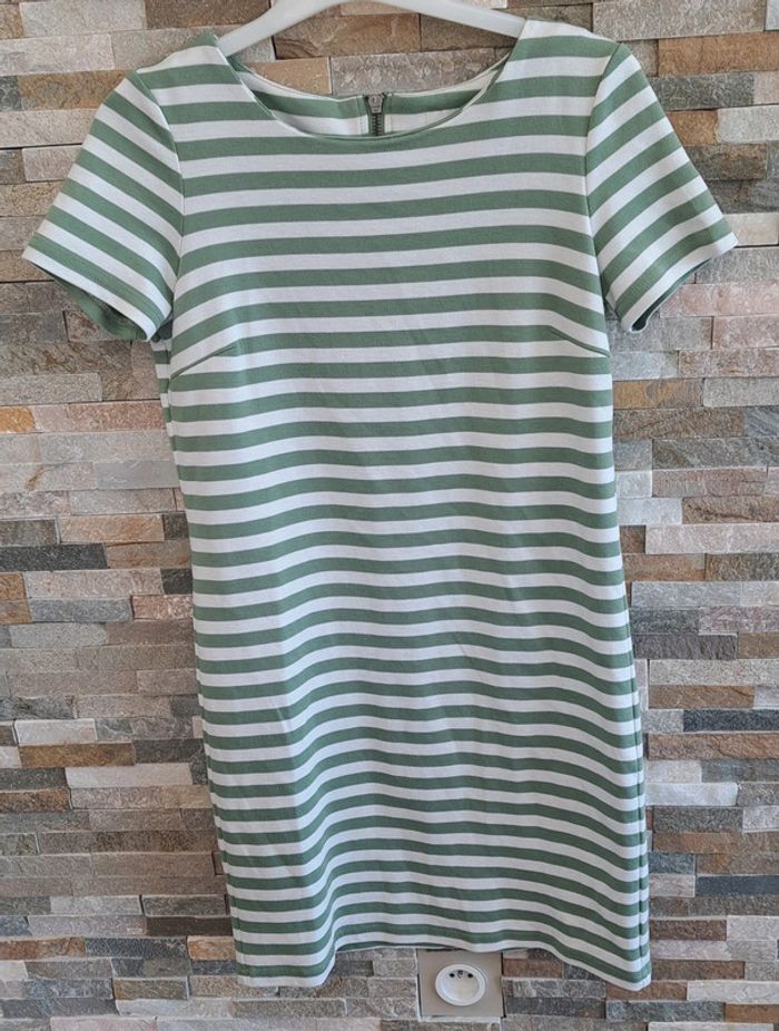 Robe verte et blanche Vila taille 34