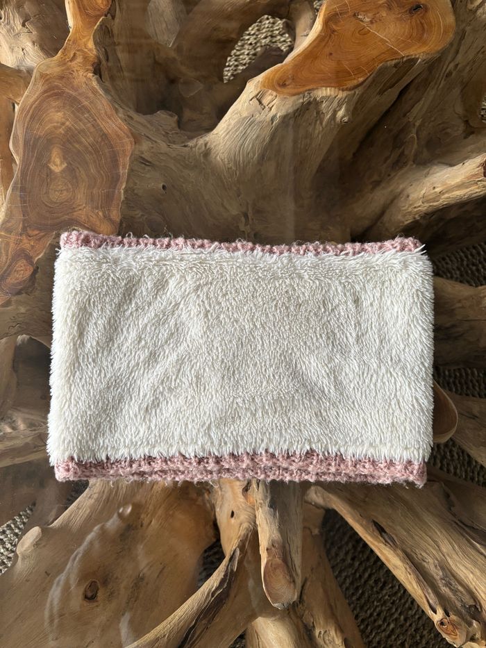 Cache cou fille - photo numéro 2