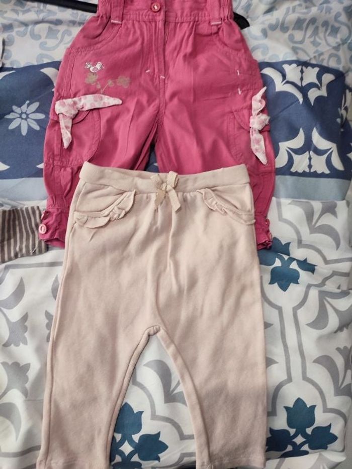 #kytie6moisfille. 2 pantalon taille 6 mois