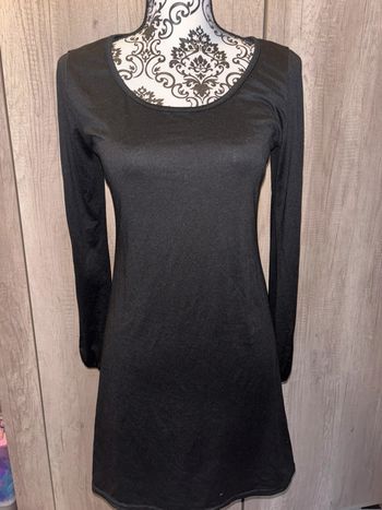 Jolie petite robe noire taille S/M