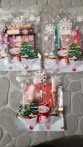 Coffret a l'unité de maquillages neuf
