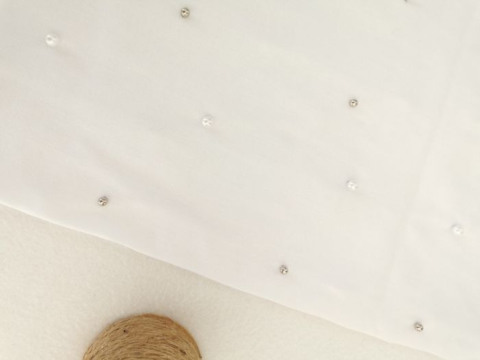 Châle, écharpe blanche détails perles - photo numéro 4