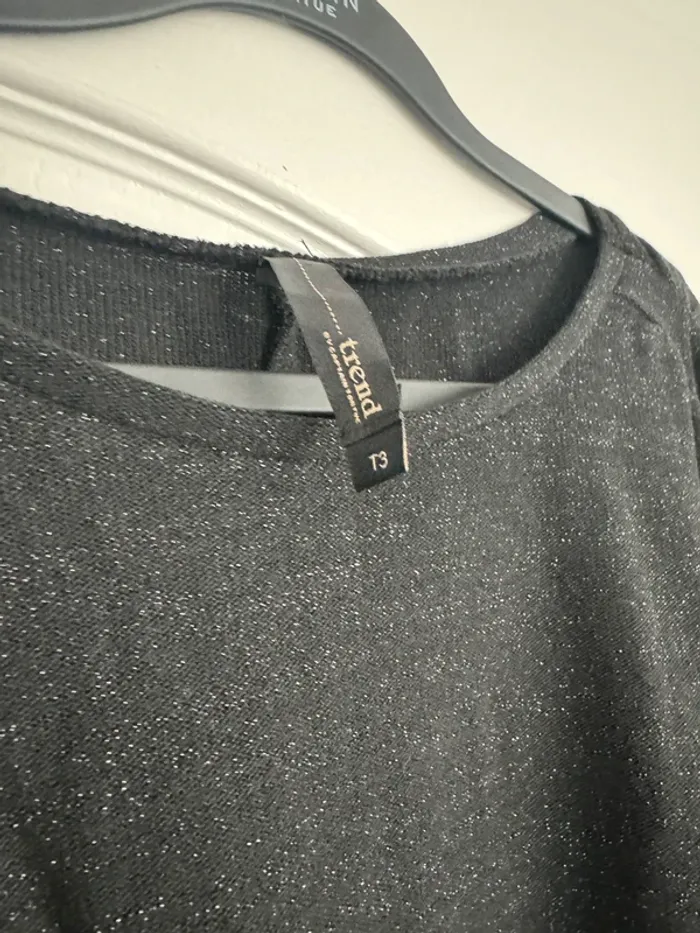 Joli pull léger pailleté - photo numéro 4