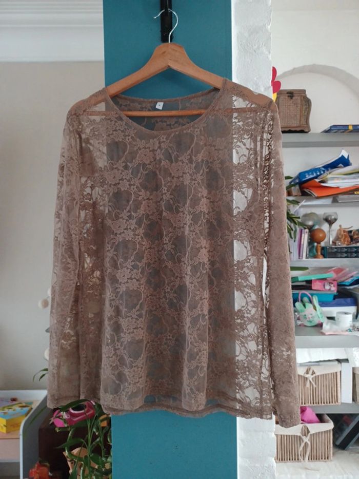 Blouse dentelle t.5