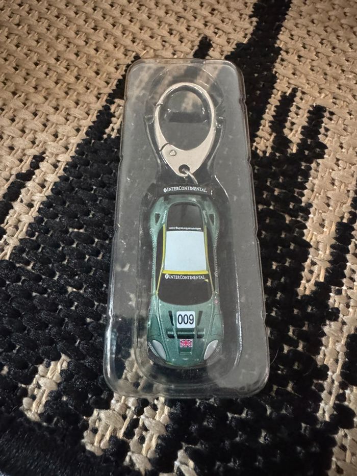 Porte clés Aston Martin DBR9 (2007) - photo numéro 4