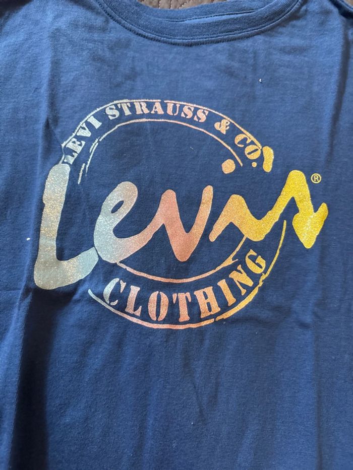 TEE shirt Levîs en 12 ans - photo numéro 2