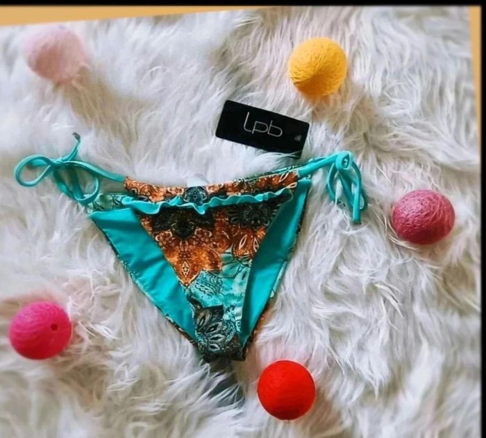 Bas de  maillot  de  bain