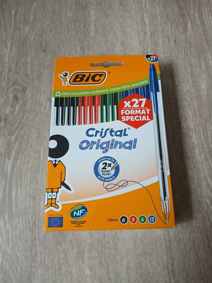Étui de 27 stylos bille Bic neufs