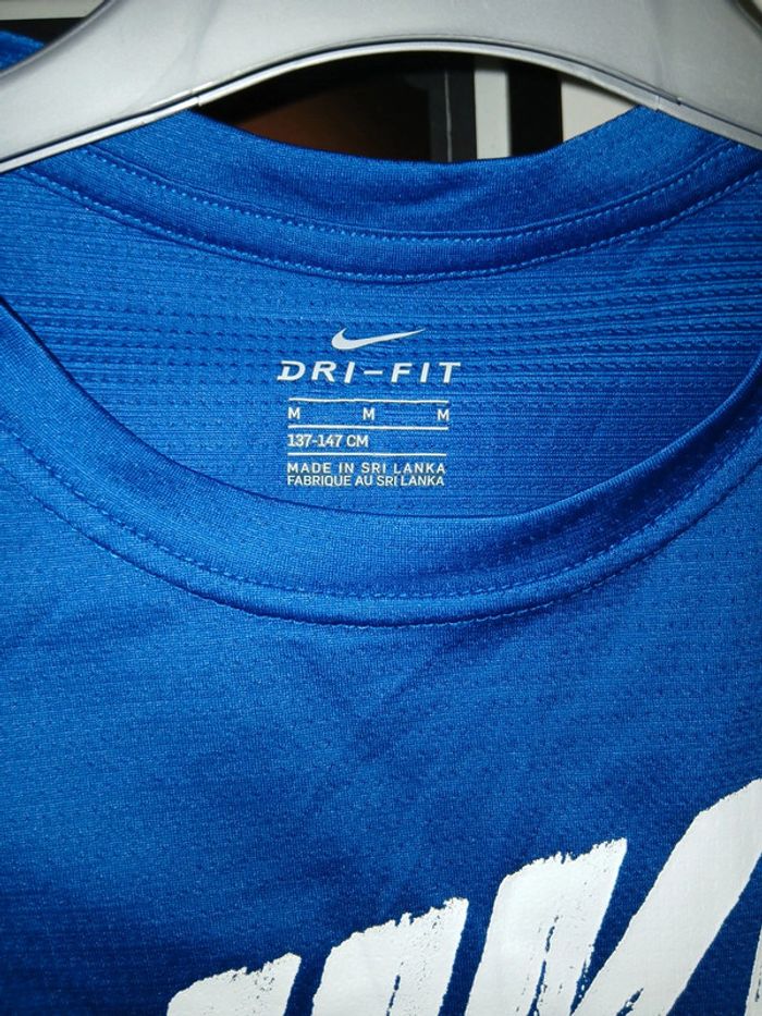Haut nike 10 ans - photo numéro 3