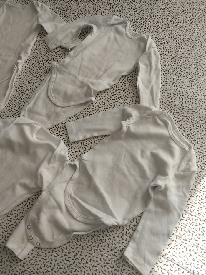 Lot 5 bodies bébé manches longues C&A - photo numéro 3