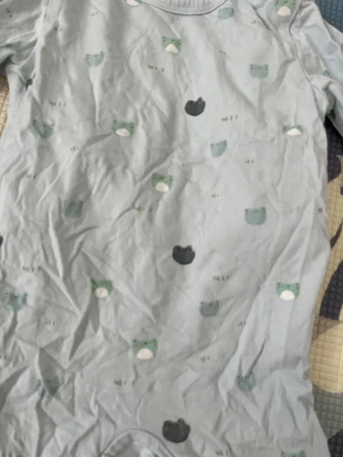 Pyjama taille 12 mois - photo numéro 2