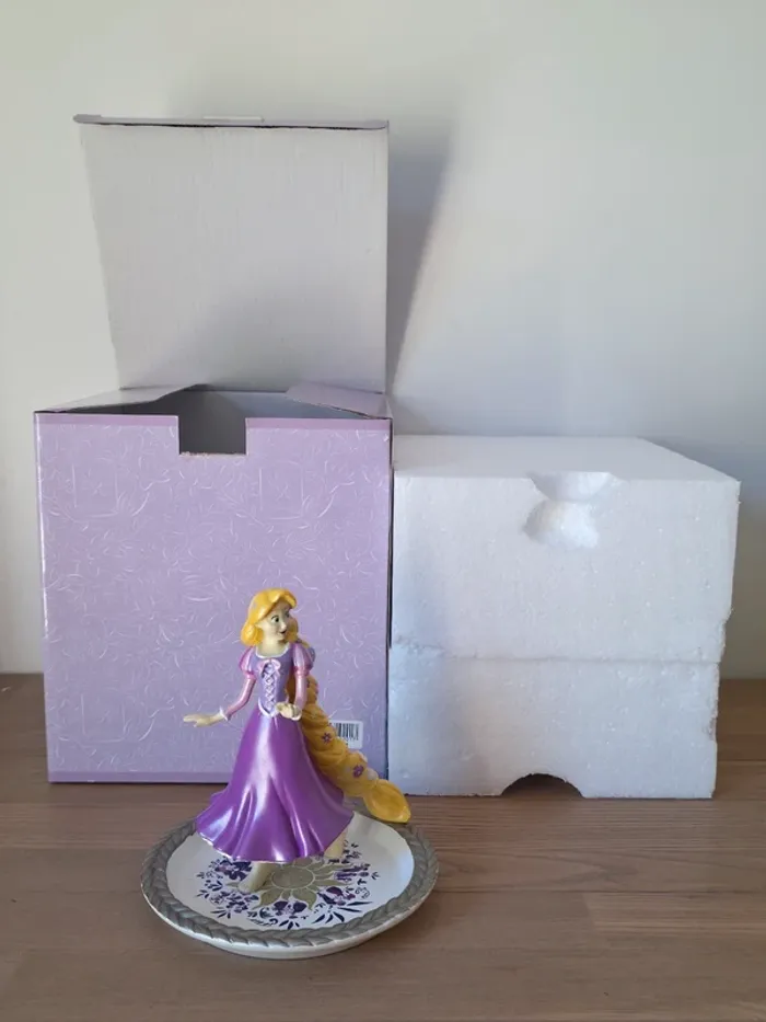 Raiponce figure anniversaire 10 ans disney japon - photo numéro 7