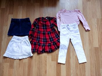 Lot de 5 articles très bon état - 4 ans - 104 cms - en très bon état