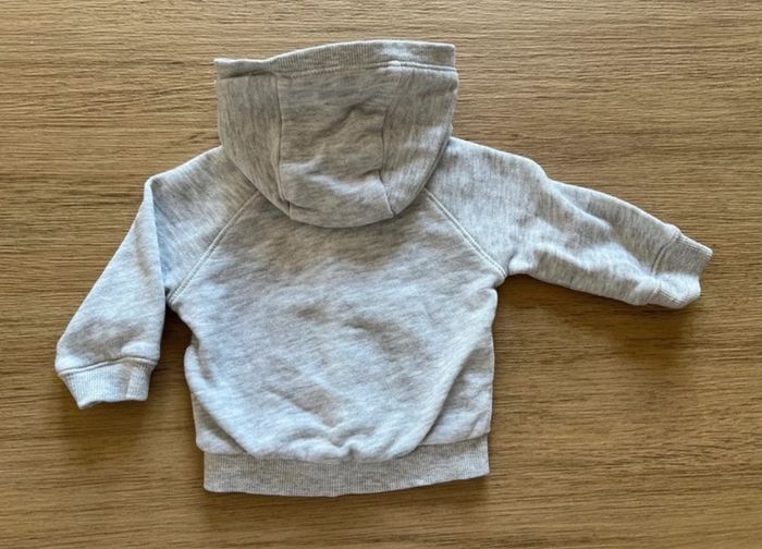 Sweat à capuche Kiabi 1 mois - photo numéro 3