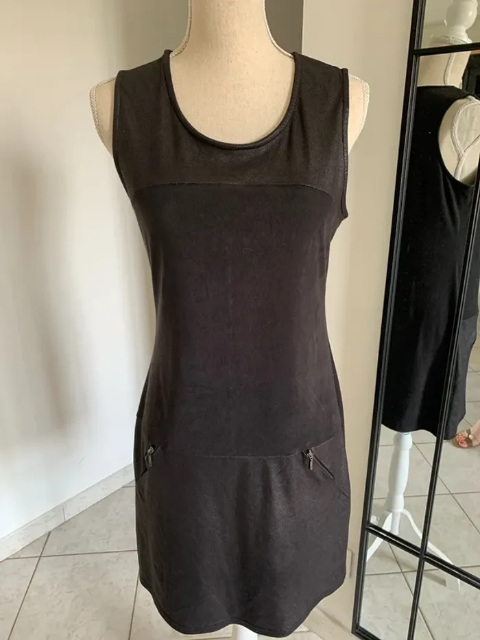 Robe suédine 40