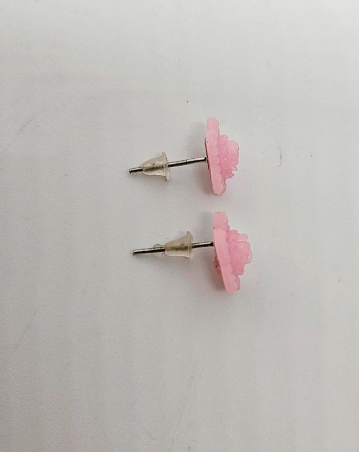Paire de boucles d'oreilles.
Neuve.
Flower pink - photo numéro 2