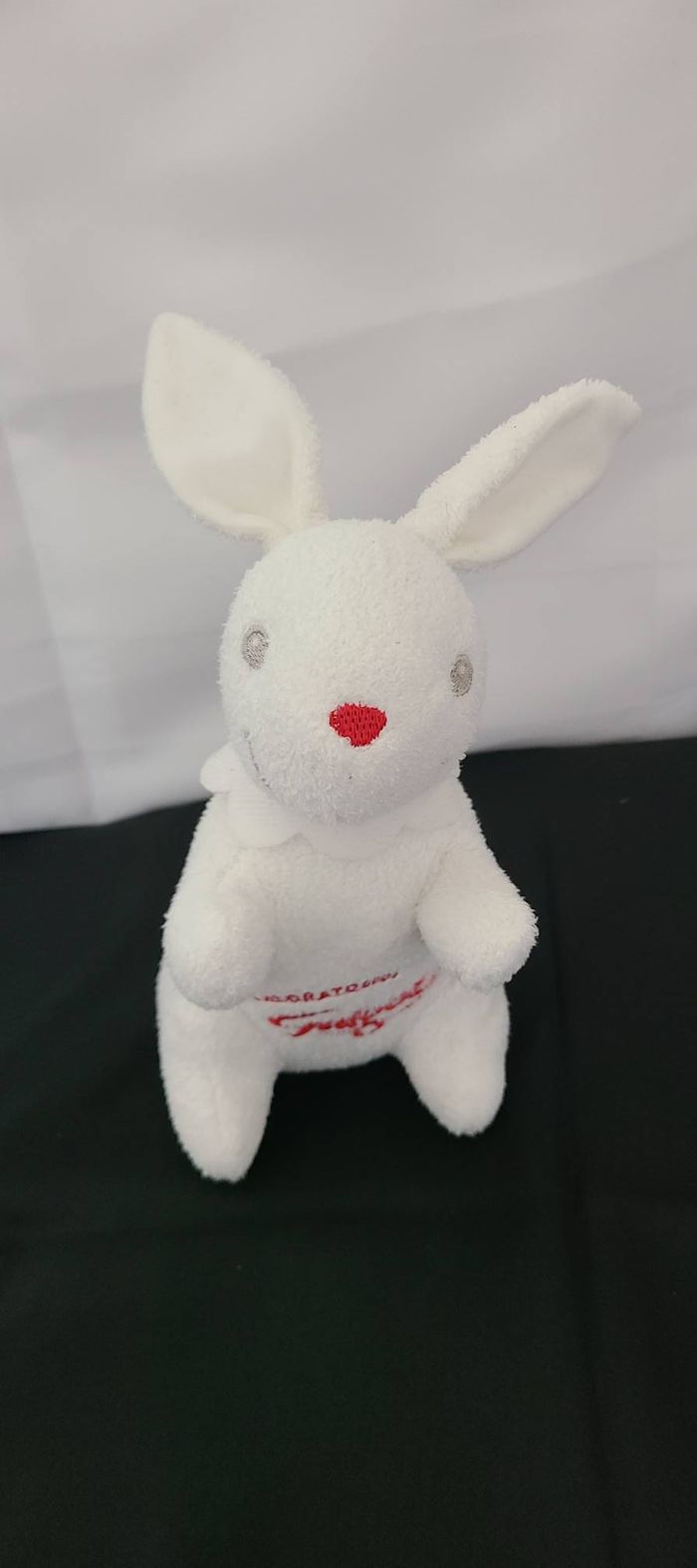 Doudou lapin blanc LABORATOIRE GUIGOZ