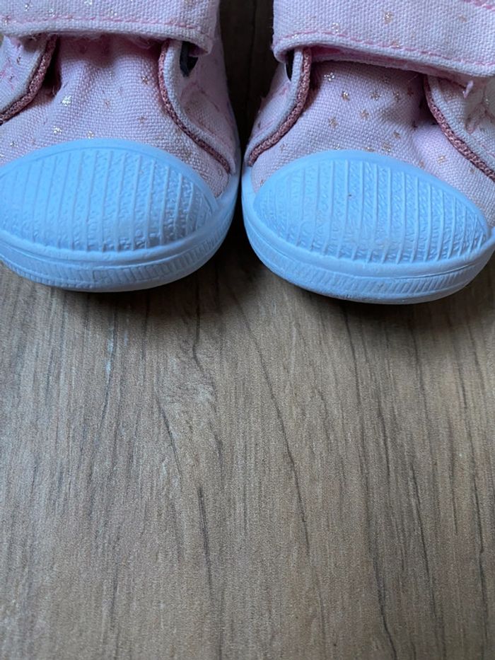 Tennis en toile scratch gemo pointure 21 - photo numéro 3